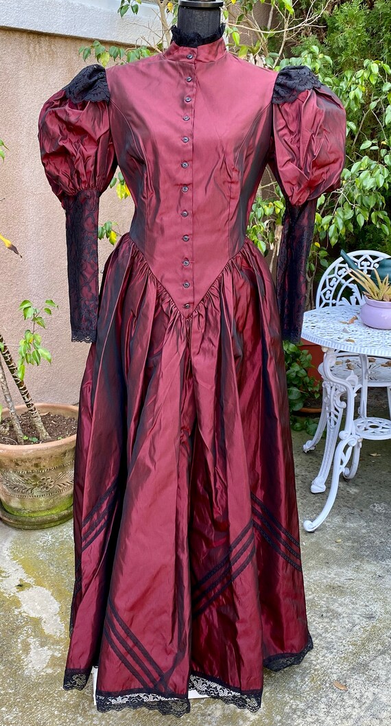 1800’s Victorian Dress