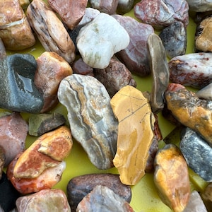 1lb rough variety packs. 1lb of Arizona Agates, Jaspers, Quartz, Hematite, petrified wood, etc.