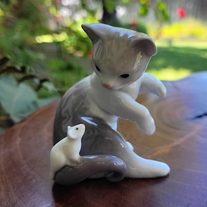 1984 Lladro Cat and Mouse Figurine
