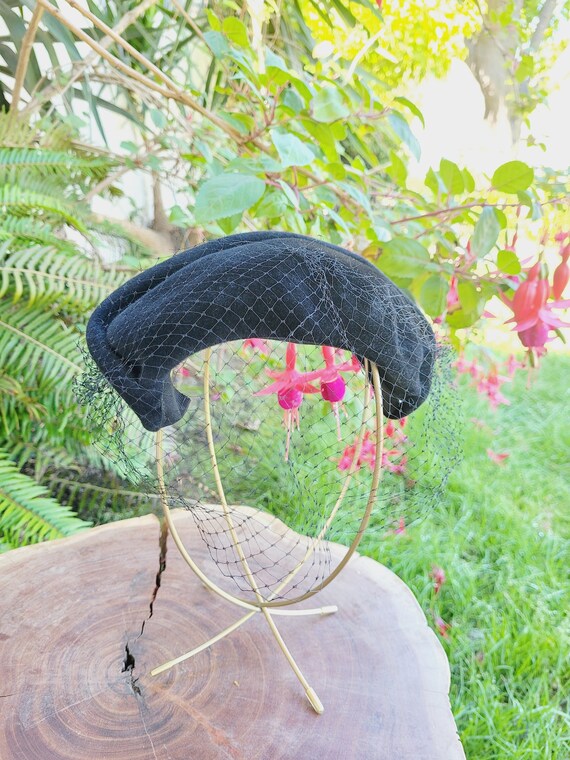Vintage velvet netting hat 1950 main image 4