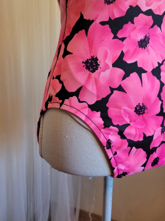 Hot Pink Poppies Vintage 1990's Swimsuit / Size M - image 4
