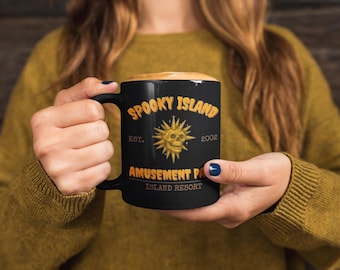 Taza de café negra de la Isla Espeluznante: regalo para fans de Scooby Doo