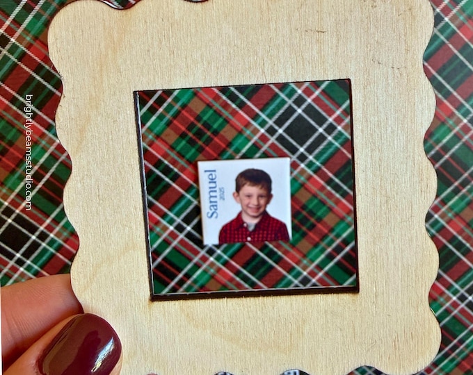 Wooden Magnet Frame -- Designed to Fit for 2x2 Fridge Magnets
