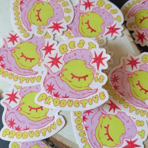 Sticker Rest is Productive: kat en slak - inspirerende waterdichte sticker