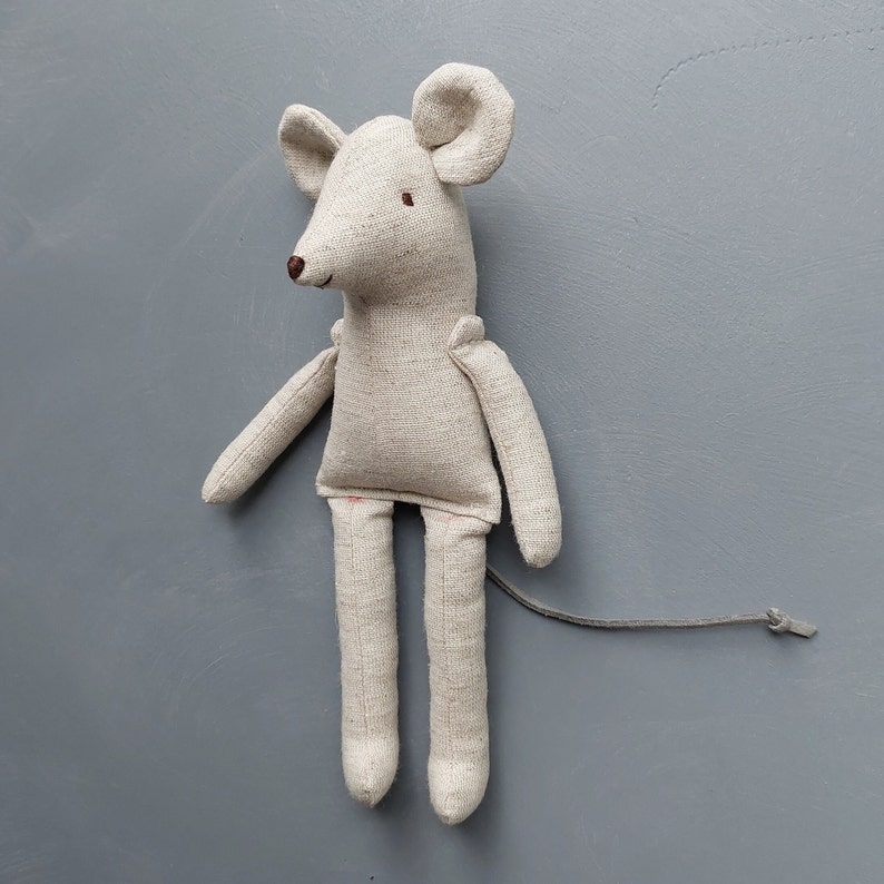 Patrón y tutorial de ratón 6, patrón de ratón con ropa, patrón de costura de juguete ecológico, patrón de peluche, patrón fácil imagen 9
