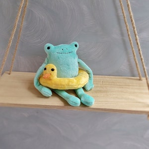Summer Frog with duck lifebuoy Pdf pattern, plush leggy frog sewing tutorial, stuffed animal pattern, easy pattern, plushie pattern