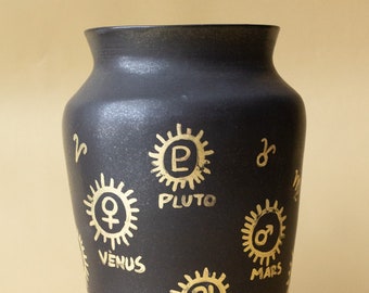 Midnight Black Celestial Vase: Handcrafted Ceramic Décor