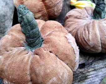Set primitieve stoffen pompoenen: oud Halloweendecor