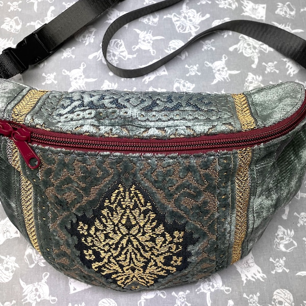 Hip bag *velvet cord in mint gold* in S, M or L/XL * Belt bag Crossbody bag Waistbag Bum bag Sling bag * Handmade Berlin