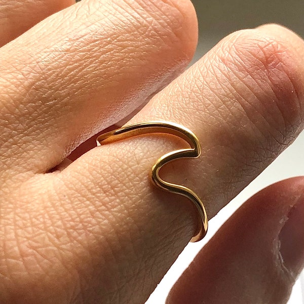 Gold Wave Ring, Sea Wave ring, minimalist wave ring, dainty ring for women, stackable ring, wavy ring, wave charm ring, gift for her