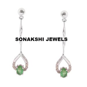 Pierres précieuses émeraude de taille ovale en argent sterling 925, conception faite main, bijoux en diamant, boucle d'oreille en argent, bijoux en pierres précieuses pour femmes, cadeau de mariage pour femmes