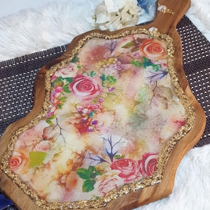 Breakfast in Bed Tray Decorated with Flower and Gold Details, Large Serving Tray with Epoxy Resin, Coffee Table Tray, Housewarming Gift