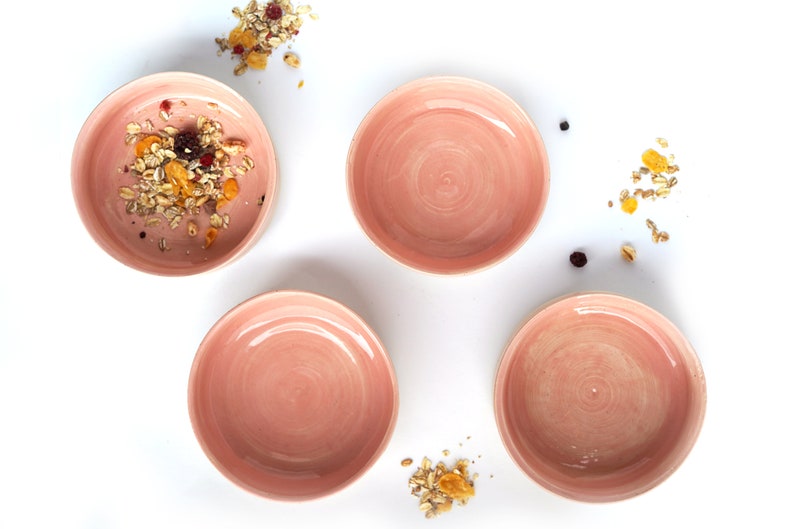 Bol en céramique rose fabriqué à la main, bol pour céréales de petit-déjeuner, fromage blanc, etc. au design moderne, demi-rose, diamètre environ 13 cm, hauteur environ 5 cm image 3
