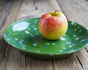 Hand-turned decorative crystal ceramic plate as a fruit plate, for cookies, chocolates, etc. 24.99 EUR. This plate is unique