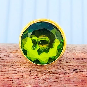 Facettierter Peridot Quarz Vergoldeter Ring - Verstellbarer Statement Ring