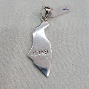 Pendentif carte d'Israël lisse en argent sterling et gravé