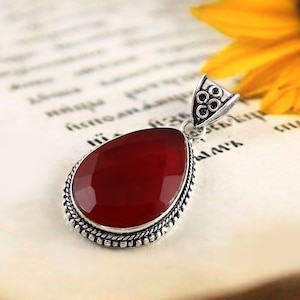 Garnet pendant,Red Gemstone Pendant,Handmade Pendant,925 Sterling Silver Pendant,Gift For Her,Women Jewelry,Birthday Gift,Anniversary Gift
