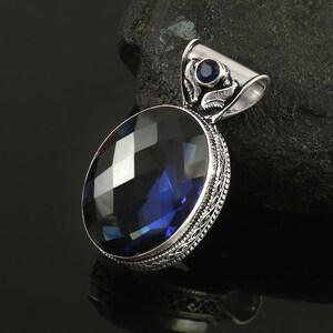 Iolithänge, handgjort hänge, blått iolithänge, halsband, hänge i 925 sterlingsilver, present till henne/honom, födelsedagspresent, vintagehänge