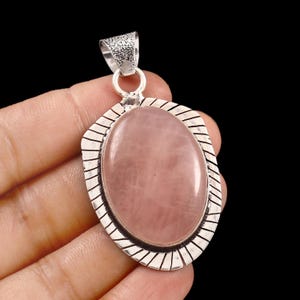 Pendentif en quartz rose, Pendentif fait main, Pendentif pour femme, Pendentif en argent sterling 925, Quartz rose rose, Cadeau pour elle, Cadeau d&#39;anniversaire