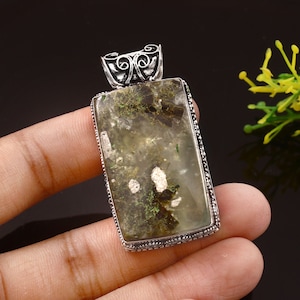Colgante de prehnita, colgante hecho a mano, collar, prehnita natural, colgante de plata de ley 925, regalo para ella/él