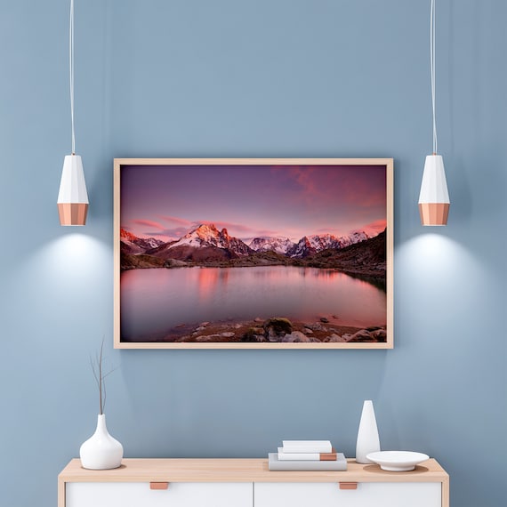 Photographie paysage de coucher de soleil le massif du Mont Blanc depuis le lac Blanc dans les Aiguilles Rouges au dessus de Chamonix
