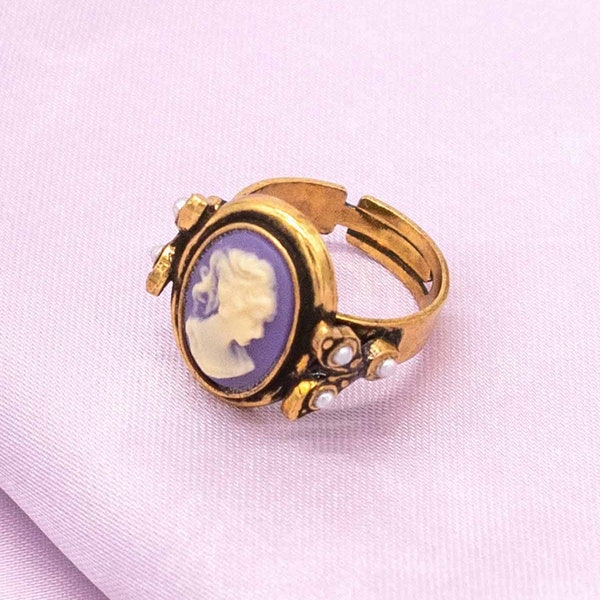 Lavender Cameo Gold Ring | Ortica Handmade Vintage Jewelry | Made in Italy | Violet Cameo Ring Art Nouveau Victorian Deco Renaissance