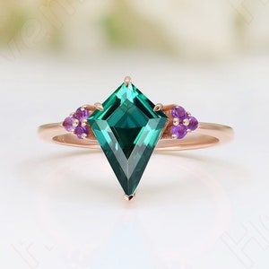 2.40ct Kite Emerald Gemstone 14K rose gold plated engagement ring Wedding bridal rings Emerald Art Deco Silver Ring For Her Anniversary Gift