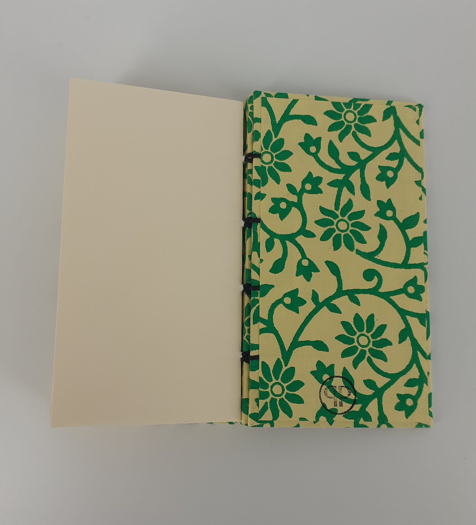 Recetario Personal Para Escribir Con 3 Marcapáginas De Comida Con 60 Hojas (120 Páginas No Numeradas) De Papel Marfil A Rayas. Setas De Colores