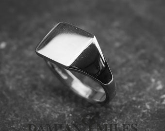 US Sizes Gents Square Sterling Silver Signet Ring.