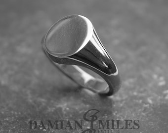 US Sizes Unisex, Oval Signet Ring, small, heavy, Sterling silver signet ring.