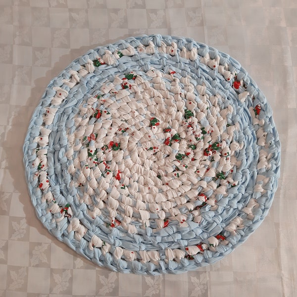 Bath mat Handwoven Thick Round , Handmade from Vintage Cotton fabric , Handmade Round White Blue bathroom rug ,Rug , Circle rug (2)