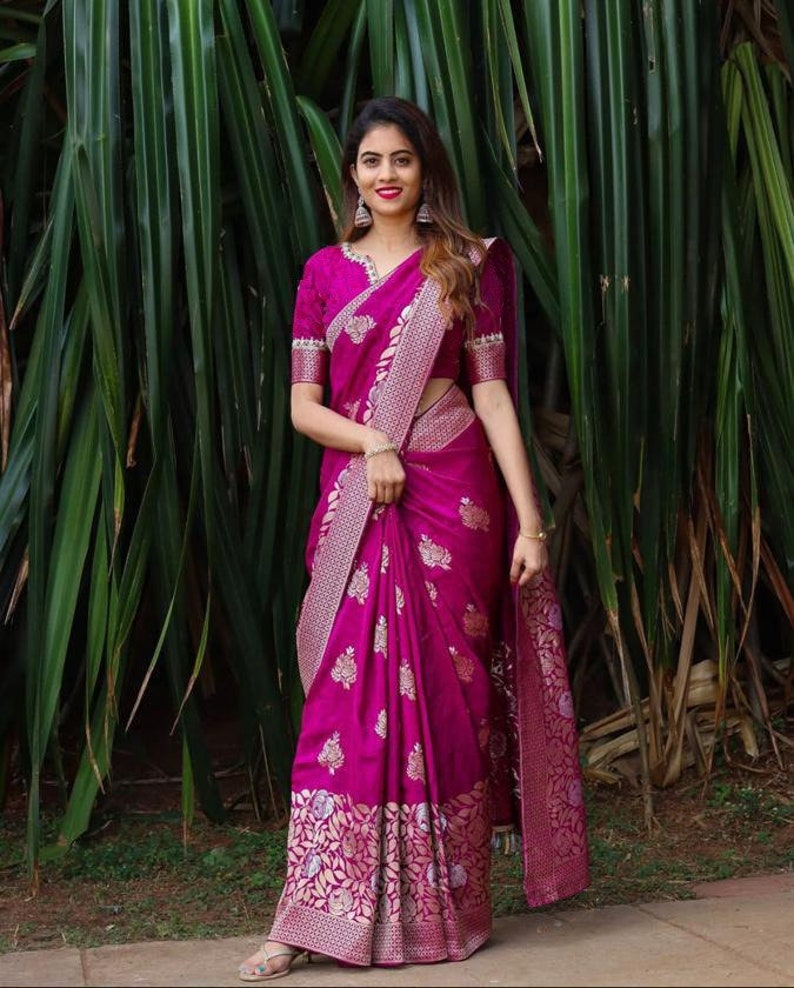 Beautiful South indian Pink Pure lichi Silk saree with blouses image 2