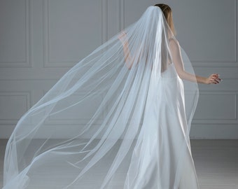 Voile de mariée uni, voile de mariage minimaliste, tulle italien de voile de mariée, voile uni de cathédrale, tulle de voile du bout des doigts, voile classique royal