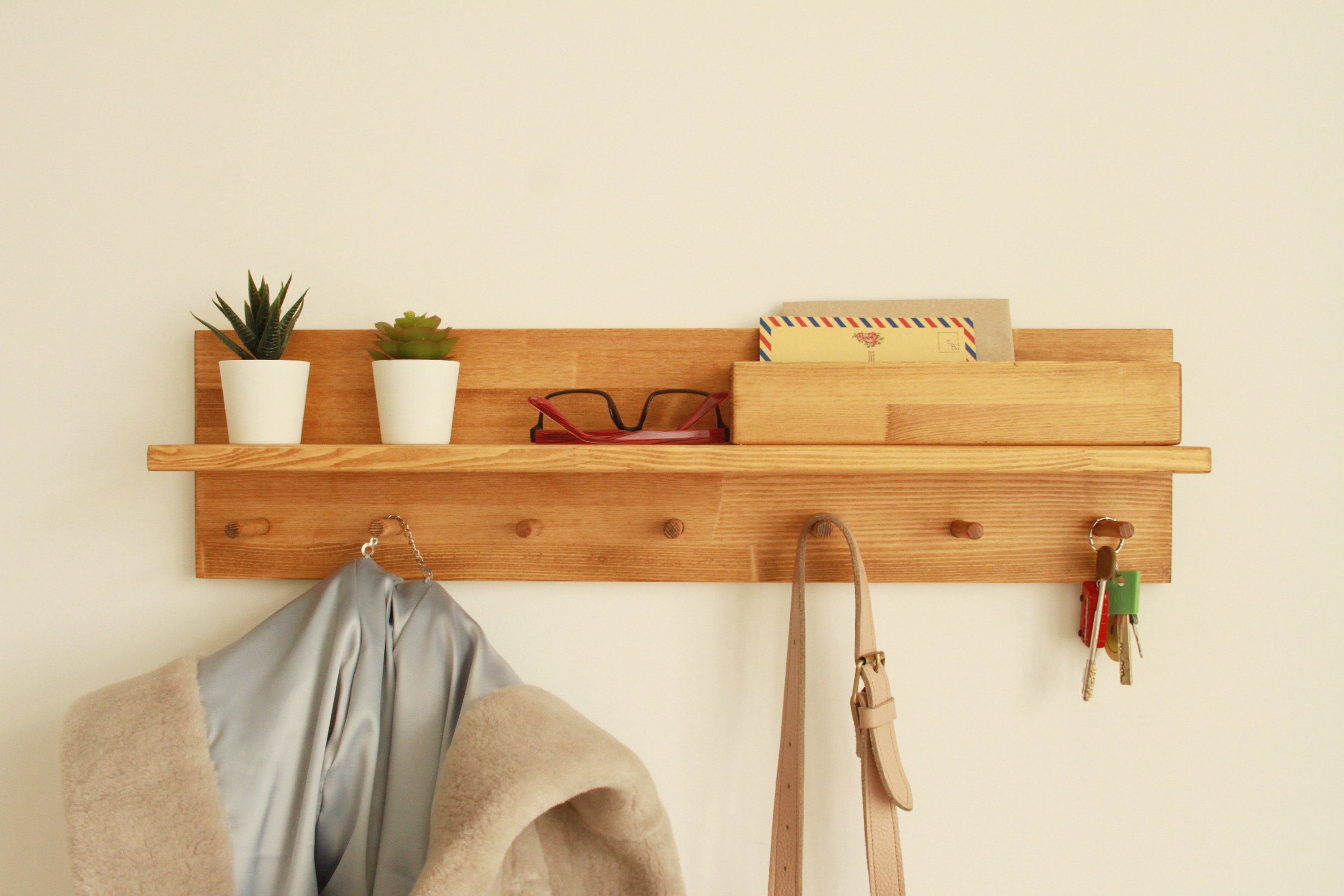 Perchero de madera de pared blanca, Perchero de riel de clavija de abrigo  grande, Perchero de