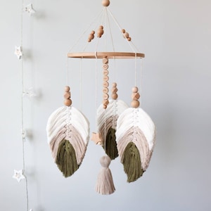 Macramé babymobiel voor wieg, boho-inrichting kinderkamer, gepersonaliseerde mobiel, genderneutraal