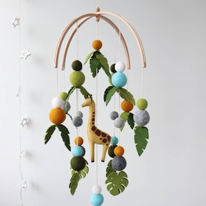 Giraffen baby mobile, Filz Pom-Poms Mobile für Kinderbett, Safari Tiere Kinderzimmer Dekor, Afrikanische Tiere mobile, Filz Mobile, Blätter Mobile