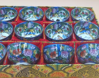12 Sake Becher Vintage | Chinesische Tierkreiszeichen | Porzellan Set in Originalverpackung | Asian Zodiac Cups