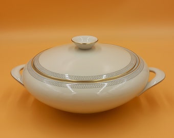 KPM Terrine Vintage | Porzellan Deckelschüssel 1,5 L | Weiß Golddekor | Servierschüssel mit Deckel | Vintage Porzellan