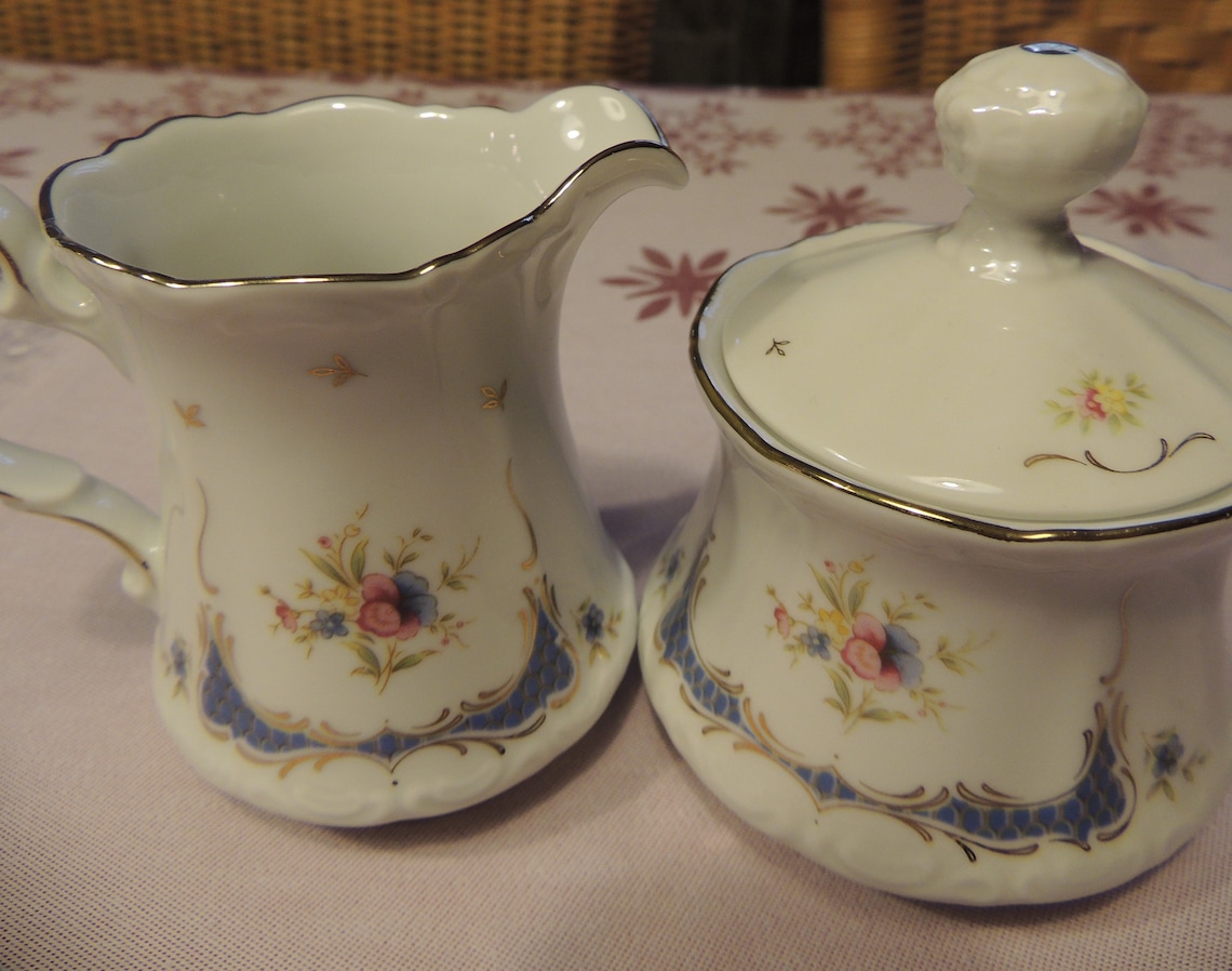 sahnekännchen und zuckerdose