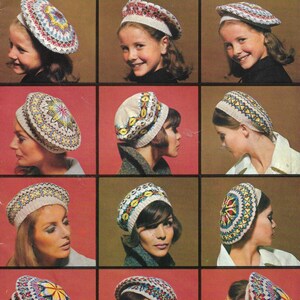 Könnte beinhalten: Ein Vintage-Strickmusterheft für fünf Fair Isle-Mützen, betitelt "Fiona" und nummeriert SC104. Das Heft zeigt ein farbenfrohes Bild von neun verschiedenen Mützen, jede mit einem einzigartigen Fair Isle-Muster.