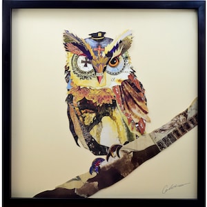 3D Collage Kunstbild Eule – Wandbild 61x61cm – Handarbeit Alex Zeng – Eule in Uniform & Mütze – Holzahmen Glasabdeckung Vintage Modern Style