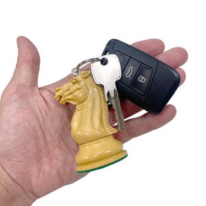 ROOGU &quot;Morphy&quot; XL keychain made of real wooden chess piece Handmade India Car House STABIL Knight Horse