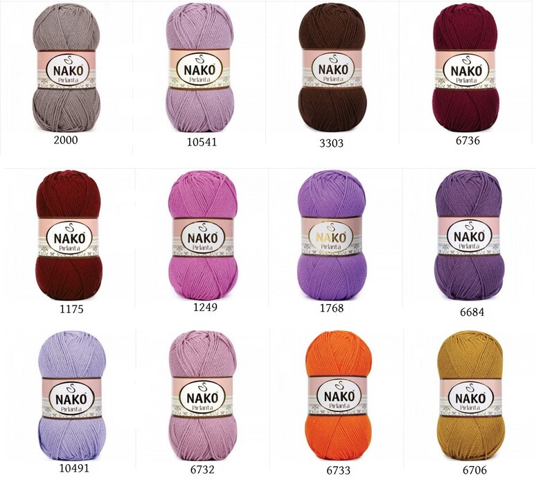 Puede incluir: Una colecci&oacute;n de ovillos de lana Nako Perla en varios colores, incluyendo gris, morado, marr&oacute;n y naranja. Cada ovillo tiene una etiqueta con el nombre de la marca y un n&uacute;mero &uacute;nico. Ideal para proyectos de tejido y ganchillo.