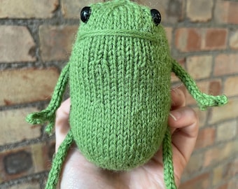 Friendly Frog Toy Knitting Pattern