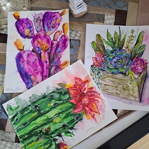 Cactus in fiore, dipinto ad acquerello, arte botanica da parete, stampa floreale, arte da parete con piante grasse, set di 3 dipinti, pittura originale, fiori d'arte