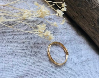 Bague anneaux reliés en gold filled 14k ou en cuivre doré