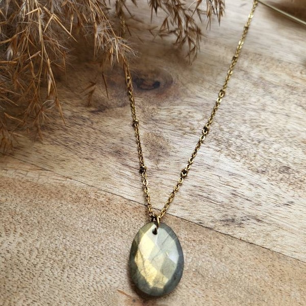 Collier grosse labradorite taillée