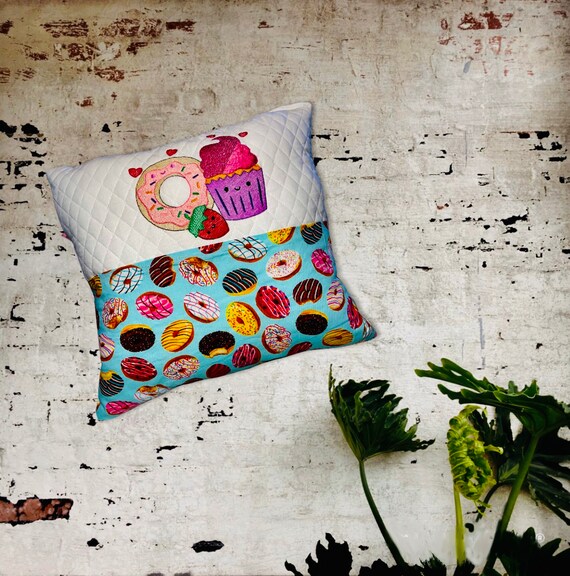 Childrens top reading pillow