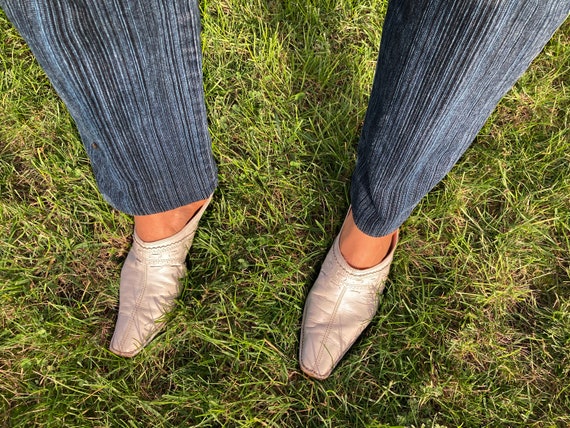 vintage mules / heeled mules / white leather mules