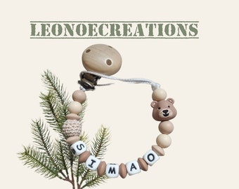 Personalized teddy bear pacifier clip – personalized first name – natural wood clip